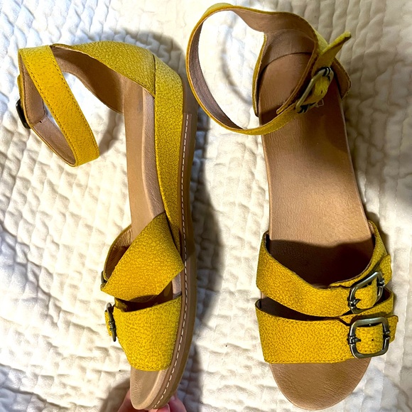 Dansko Astrid Textured Nubuk Yellow Sandal - Picture 3 of 8